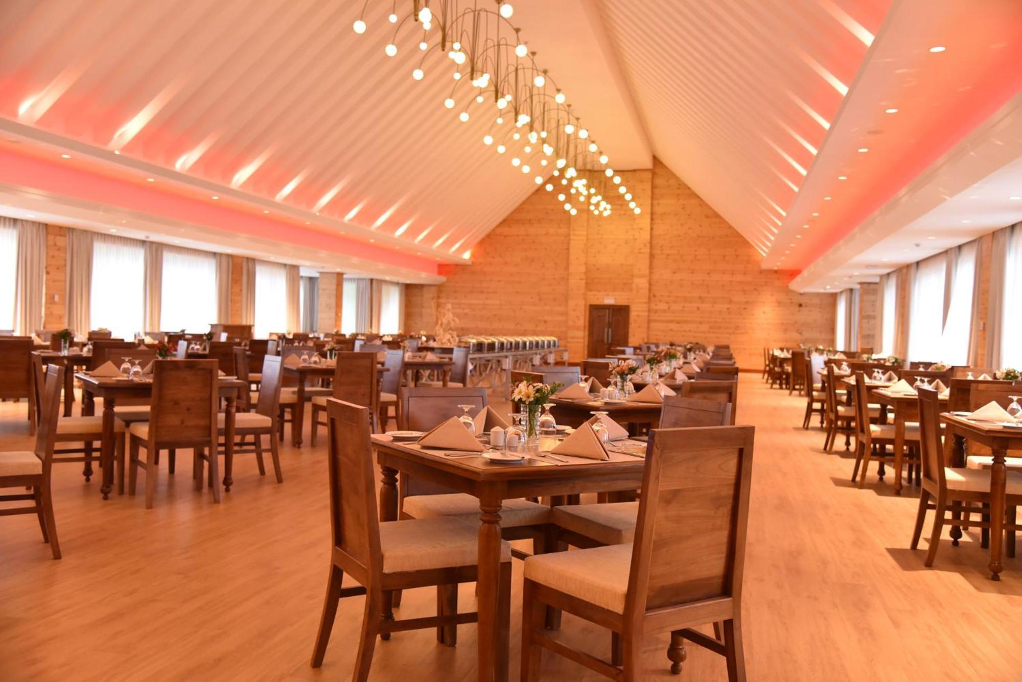 Araliya Red - Budget Friendly Hotel- Where You Find Stunning 360 Panoramic View Of Нувара-Элия Экстерьер фото